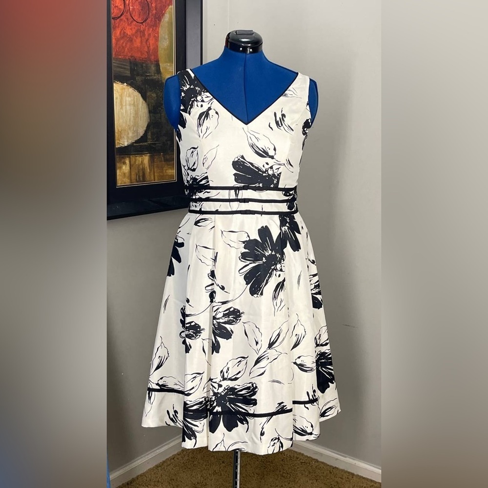 Vintage Jessica Howard Black & White
Floral A-line Dress‎ Sz 8 Lined For & Flare